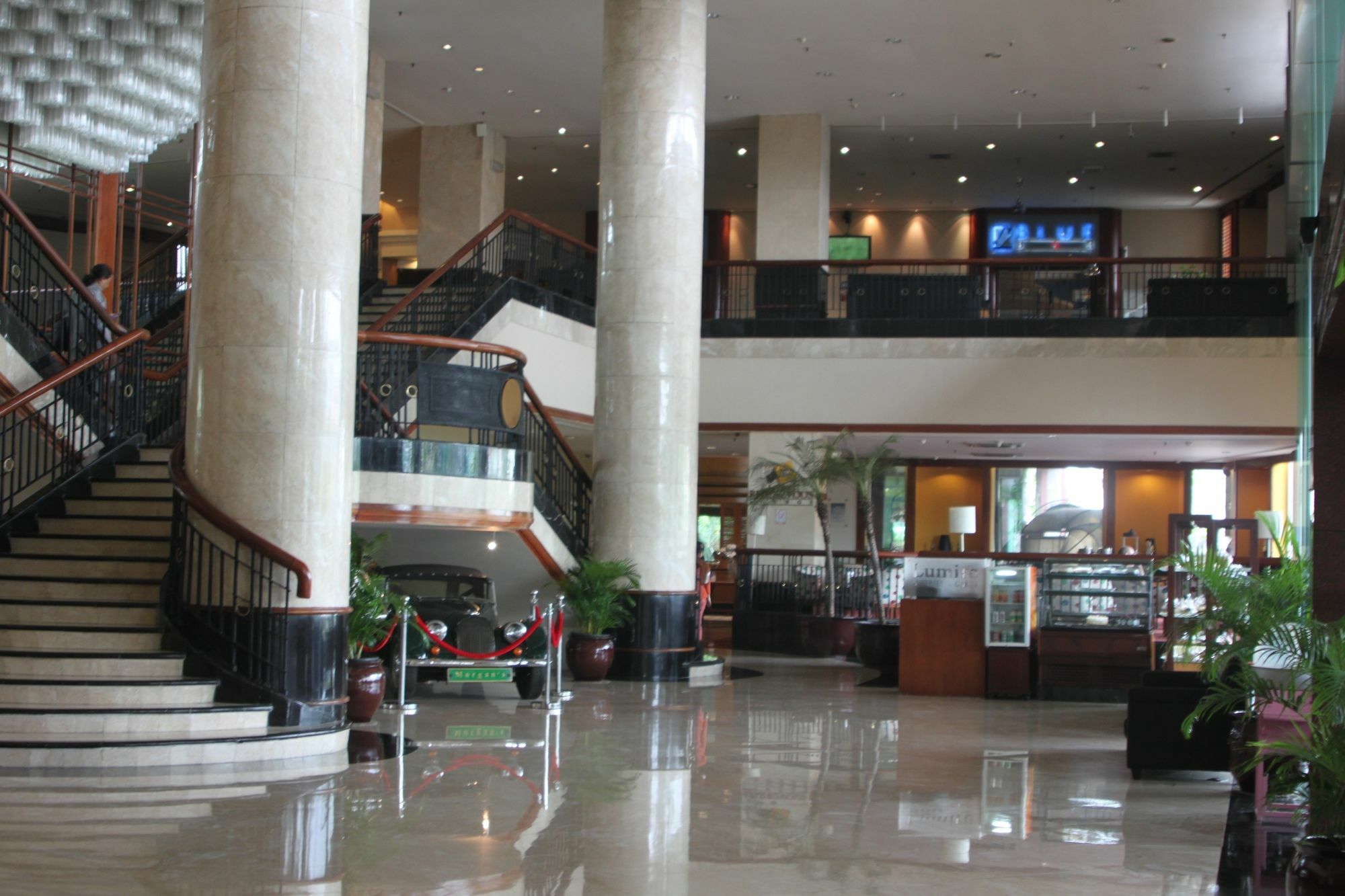 Lumire Hotel & Convention Centre Dżakarta Zewnętrze zdjęcie